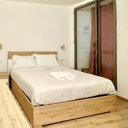 Casa Storica Del 1600 In Centro شقة