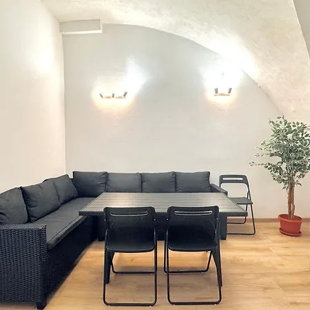 Casa Storica Del 1600 In Centro شقة