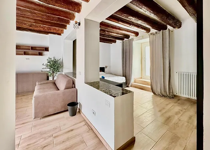 Casa Storica Del 1600 In Centro *