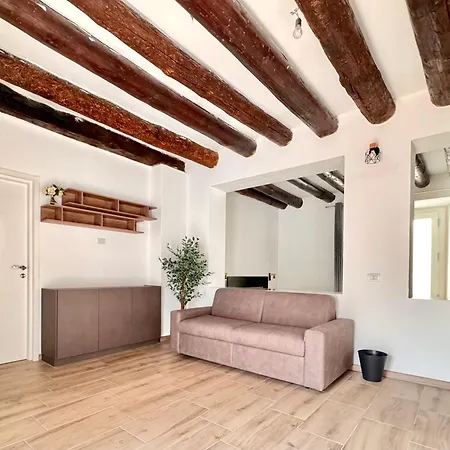 Casa Storica Del 1600 In Centro